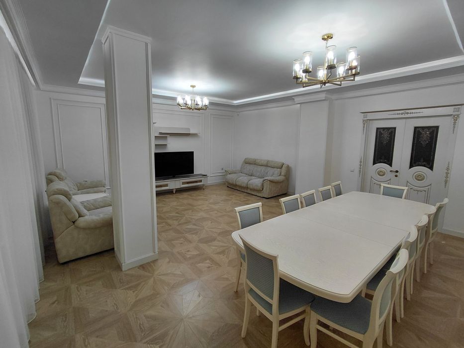 Продается 6-ти комн.квартира