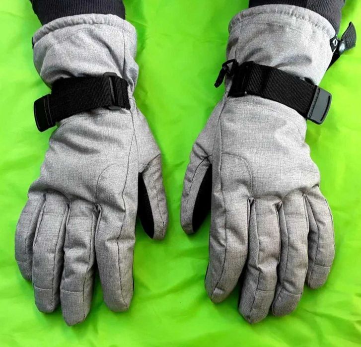 Set Cagula si manusi pentru sporturi iarna, scuter, bicicleta NOI