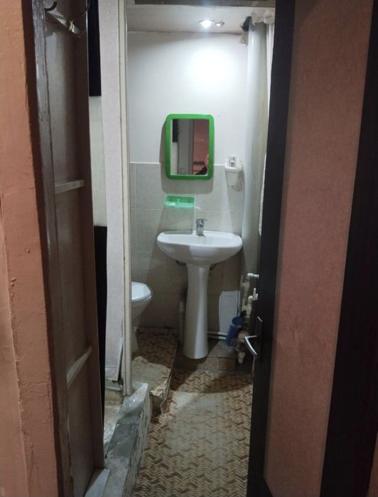 Юнусабад.15 квартал. Продается квартира 1/1/4