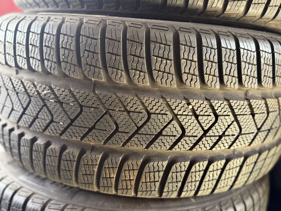 Set anvelope ca noi 245/40R18 Pirelli!