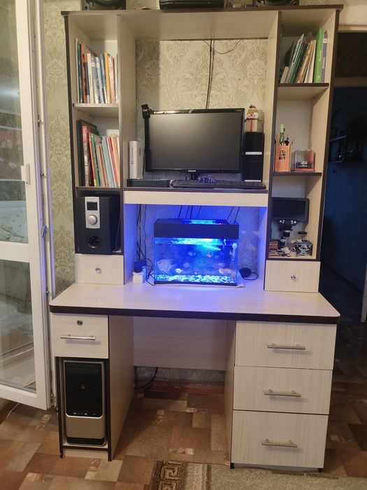 Компьютерный стол