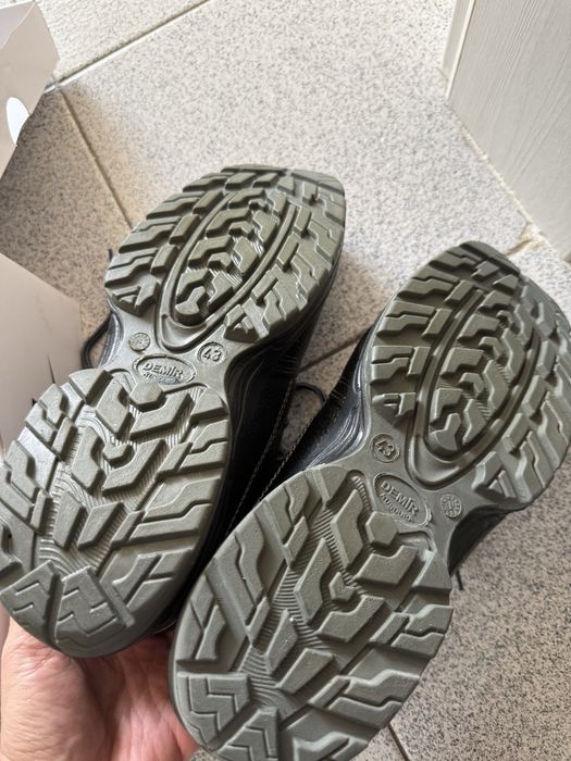 Работни обувки / естествена кожа с метално бомбе- 43 номер