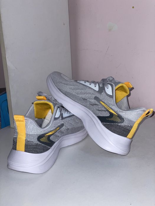 Кроссовки 48 размера