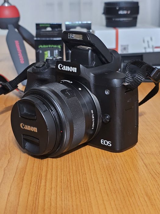 Kit camera Canon EOS M50