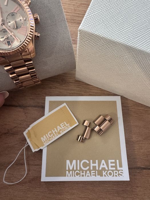 Часовник Michael Kors