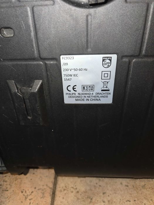 Прахосмукачка Phillips PowerPro compact