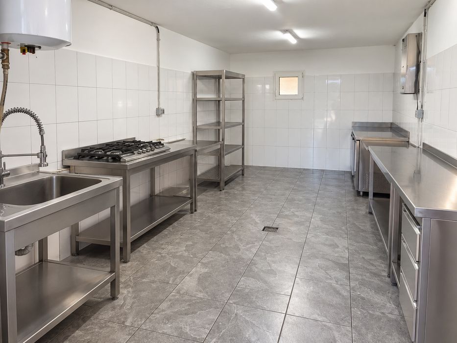 Casă cu teren 1809 mp Sacalaz  Proprietar