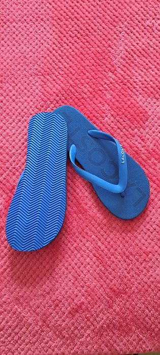 Papuci (șlapi) lacoste