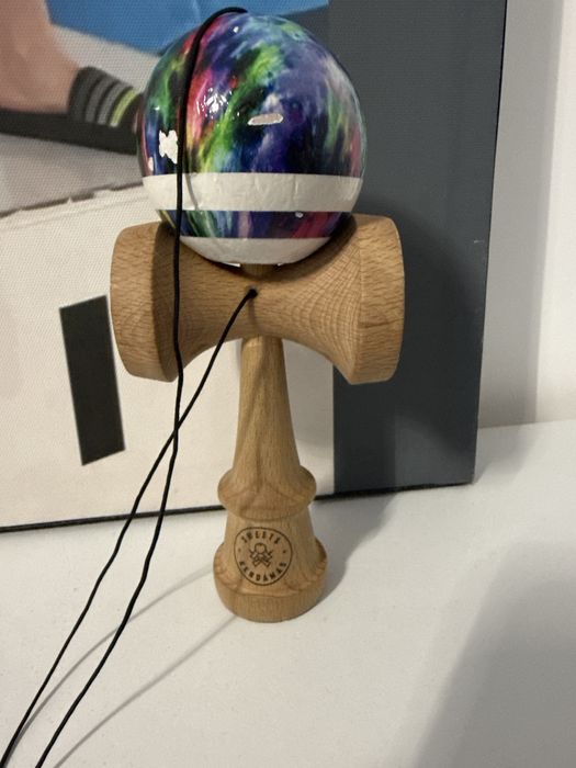 Schimb kendama sweets tie dye.