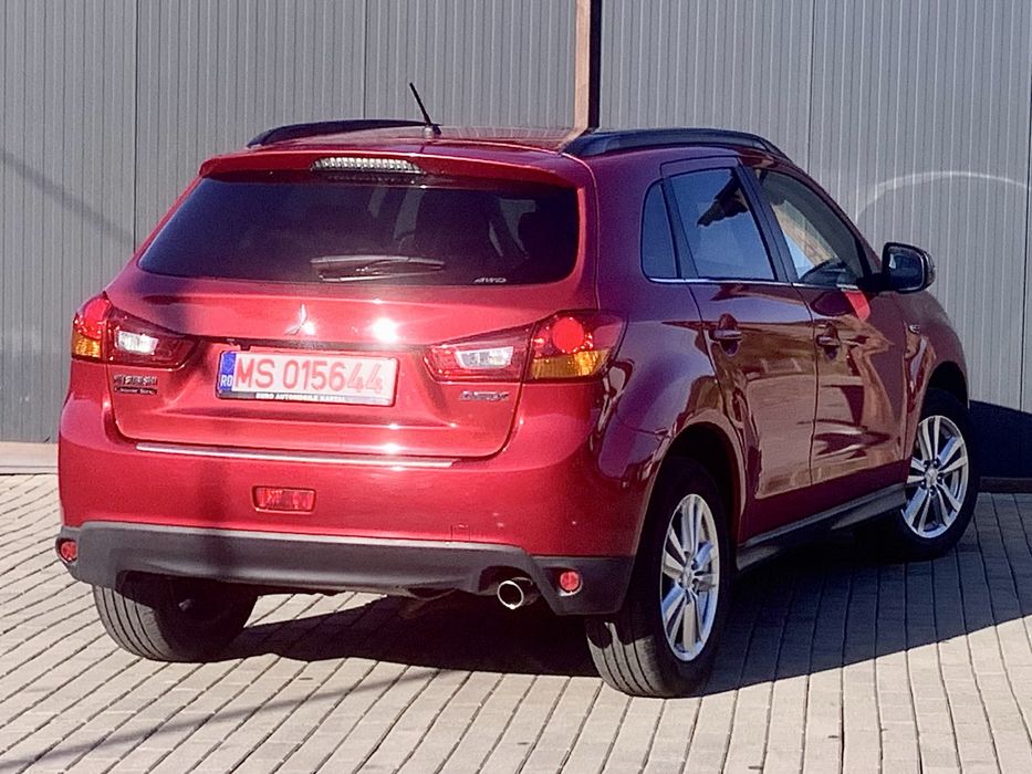 Mitsubishi ASX I.8 Di-D 4x4 * I3IOOO km * LIVRARE * Xenon * Kamera * Pano * GARANTIE 12 luni * 6 viteze *