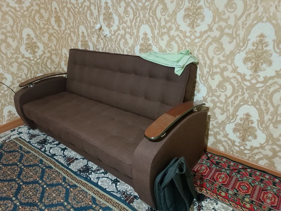 Продается диван.