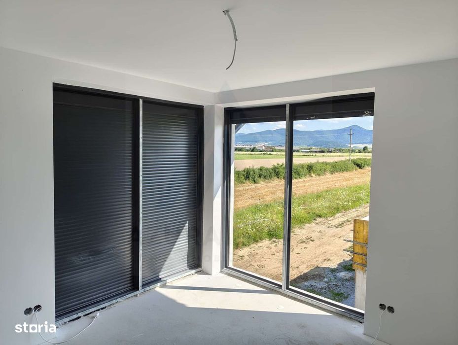 Casa premium 4 camere la alb teren de 310 mp 124 mp utili în Cristian