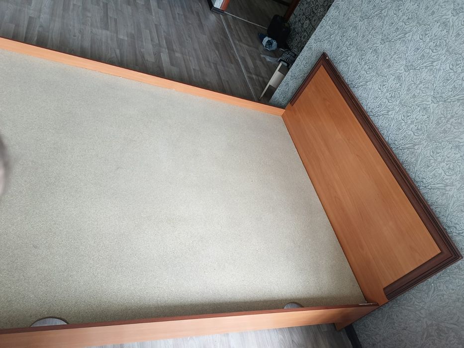 Продам б/у кровать
