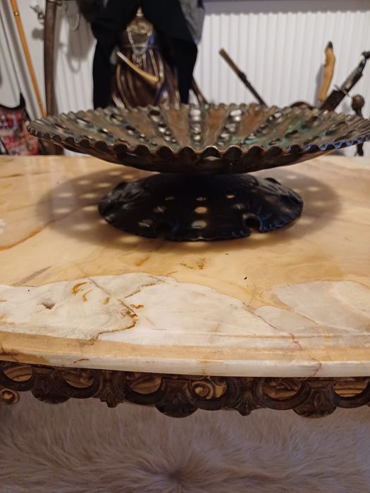 Vând fructieră bronz!