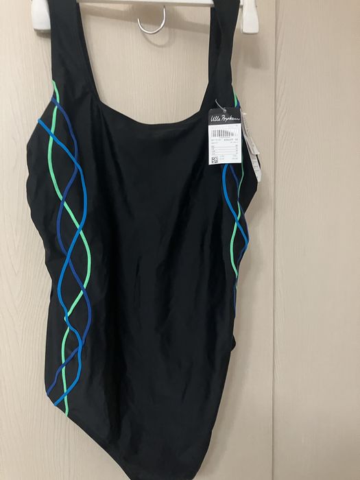 Costum de baie intreg