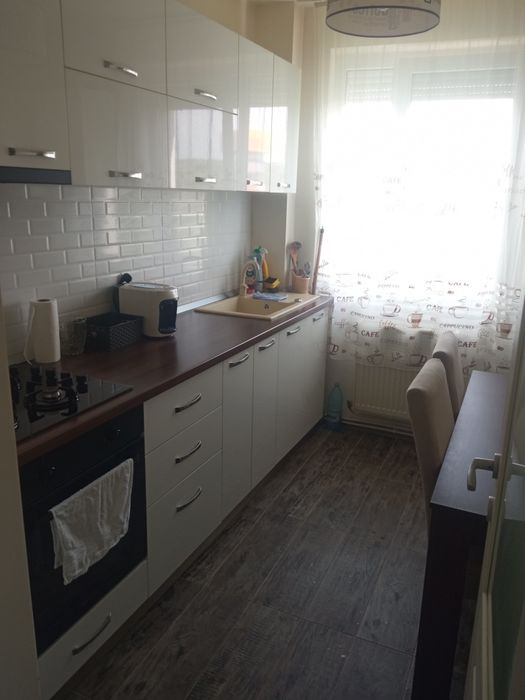 Vand apartament cu 2 camere