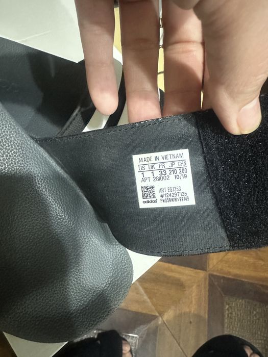 Слайды adidas, туфли на мальчика