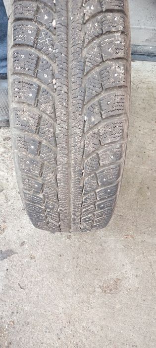 Продам шипованную резину