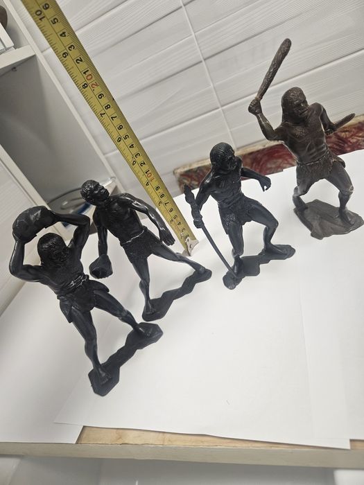 4 figurine din plastic anii 80