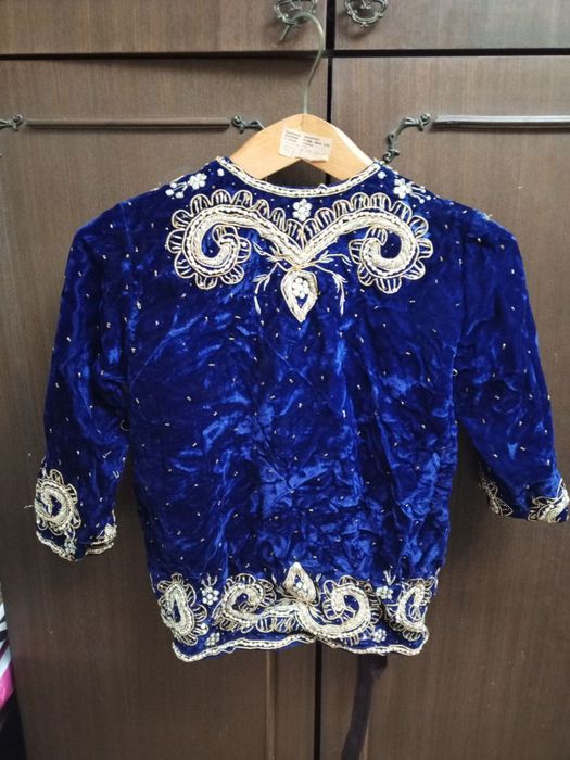 Чапан национальный, две штуки, на 1,5-4 года