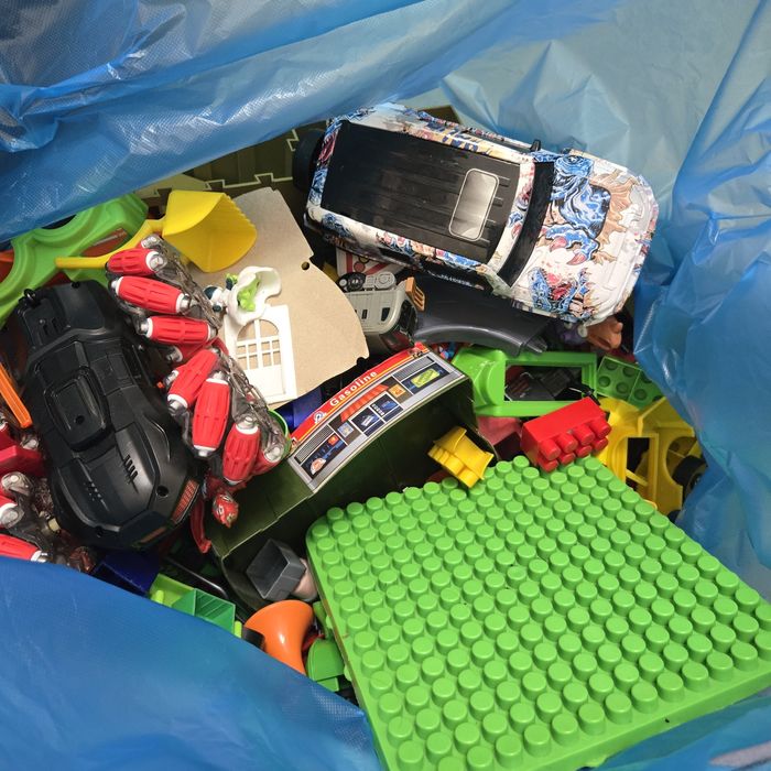 Игрушки, конструктор.