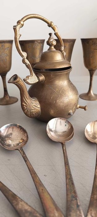 Старинен чайник, месинг, ръчно гравиран