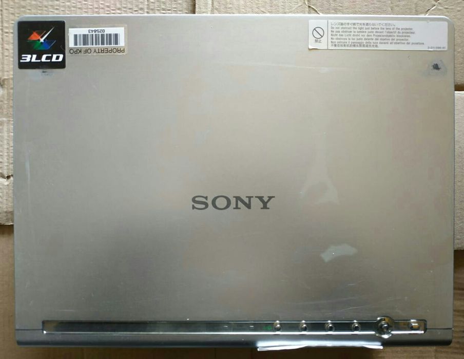 Проектор Sony LCD