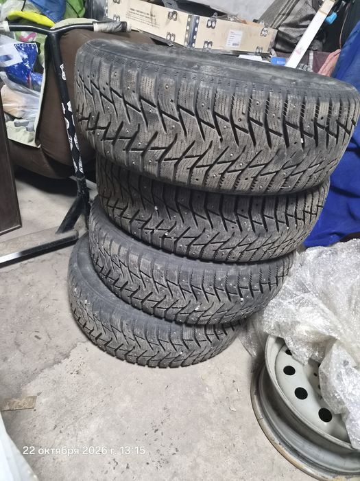 Зимнии шины 215 60 R17