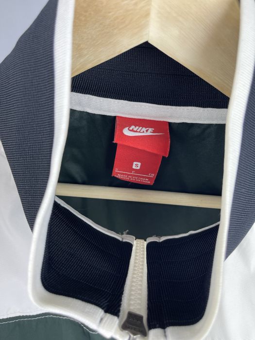 Geaca anti vant Nike dama