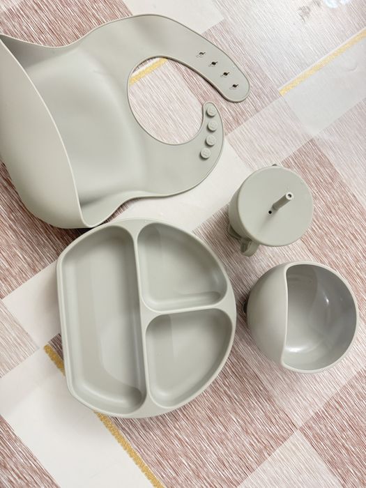 Продам детскую посуду для малышей