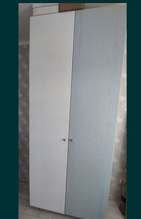 Кровать, шкаф, стол