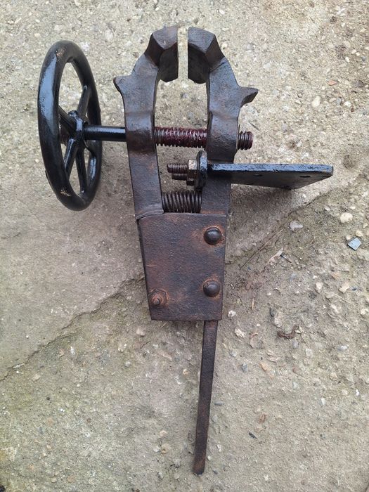 Menghina veche România