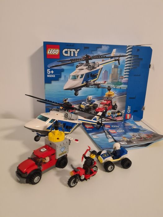 LEGO City Police - Urmarire cu elicopterul politiei 60243, 212 piese