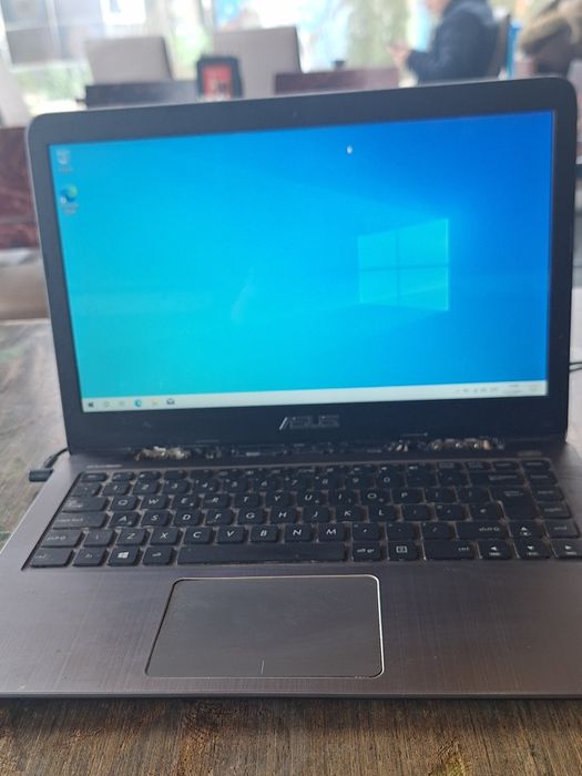 Лаптоп ASUS Асус