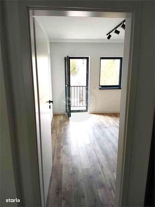 Apartament NOU cu 3 camere balcon parcare zona Shopping City