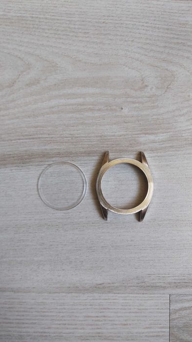 Vand carcasa Timex si carcasa cu geam ceas