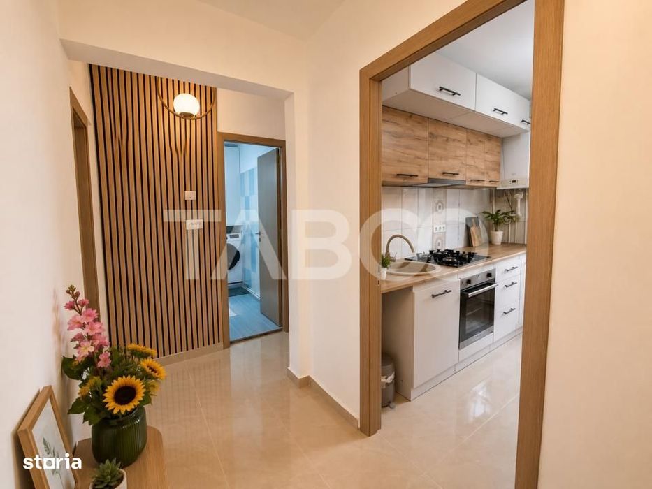 Strand etaj 1 Apartament decomandat 50 mpu balcon pivnita