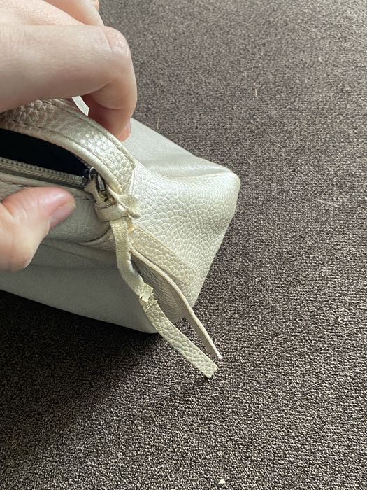 Маленькая сумка с длинным ремешком