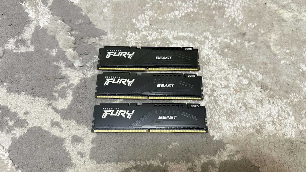 Memorie Ram Kingston FURY Beast 32GB DDR5 5600MHz CL40 ( 3 x 32Gb) (pret per bucata)