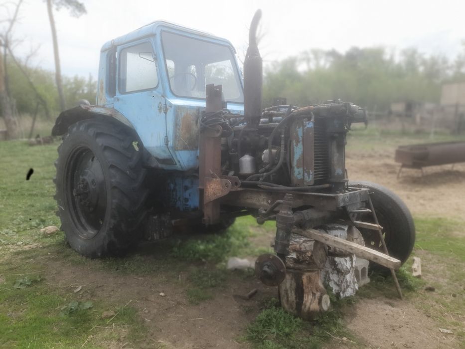 Продам трактор можна на запчаси. Двигатель робочий .