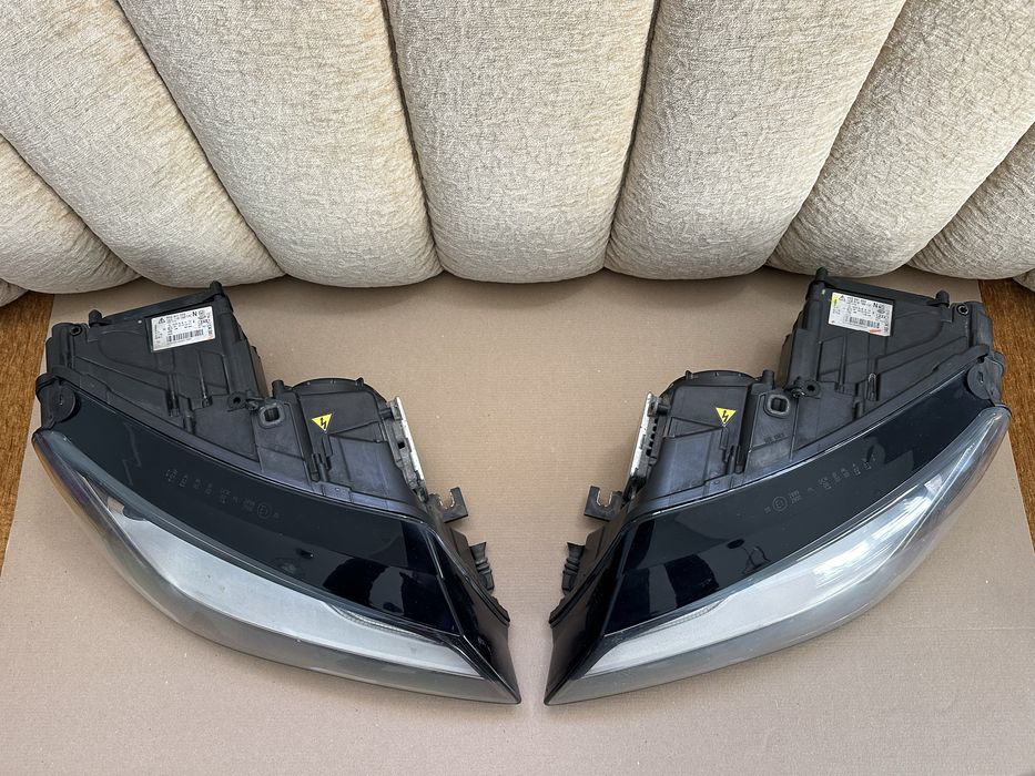 Faruri / Far stanga, Far dreapta Audi A8 2010-2014