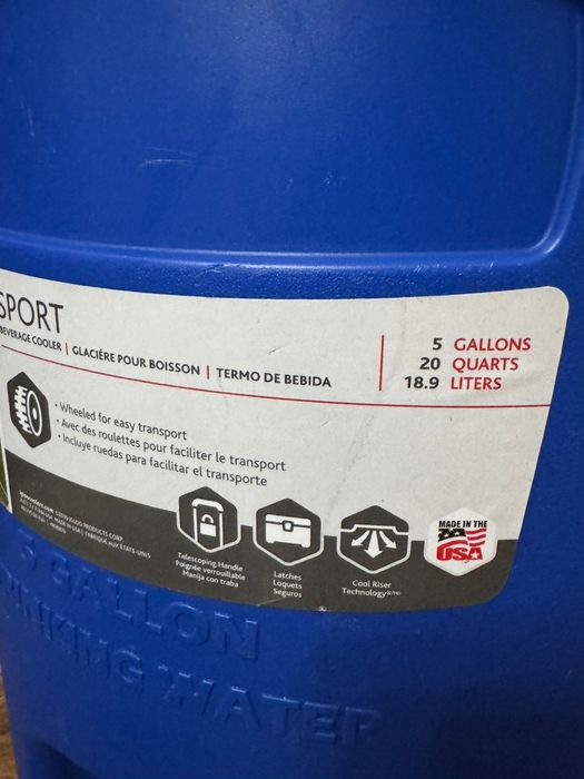 Продам американский термобокс igloo