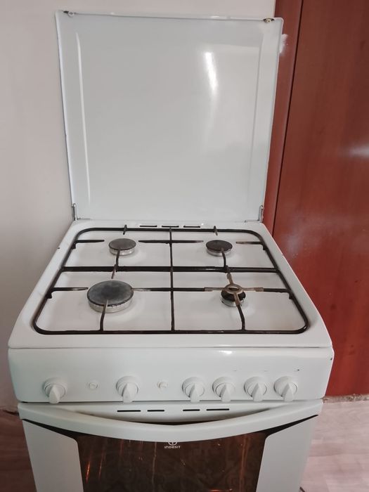 Газовая плиту INDESIT