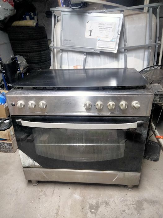 Продам газовую плиту