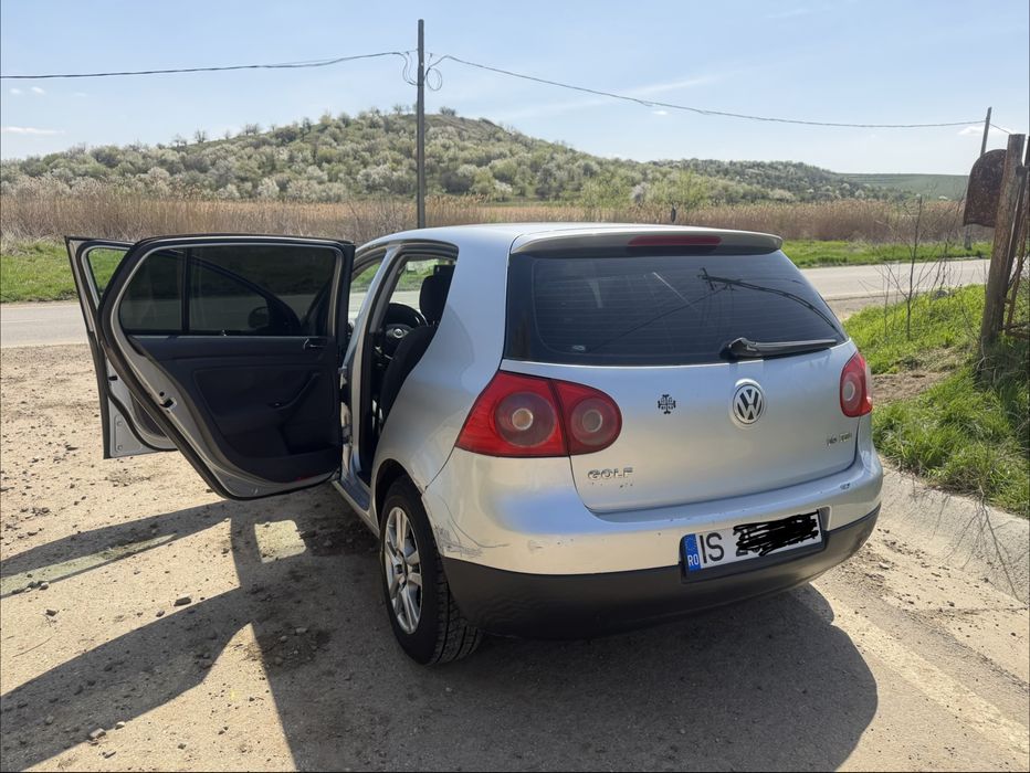 Vând VW Golf 5 - 1.9 tdi