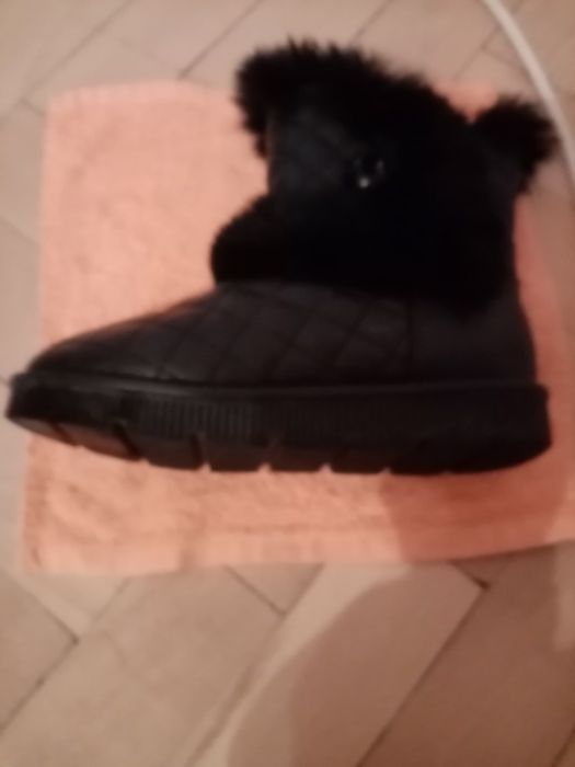 Cișme Ugg din piele naturala, dama.