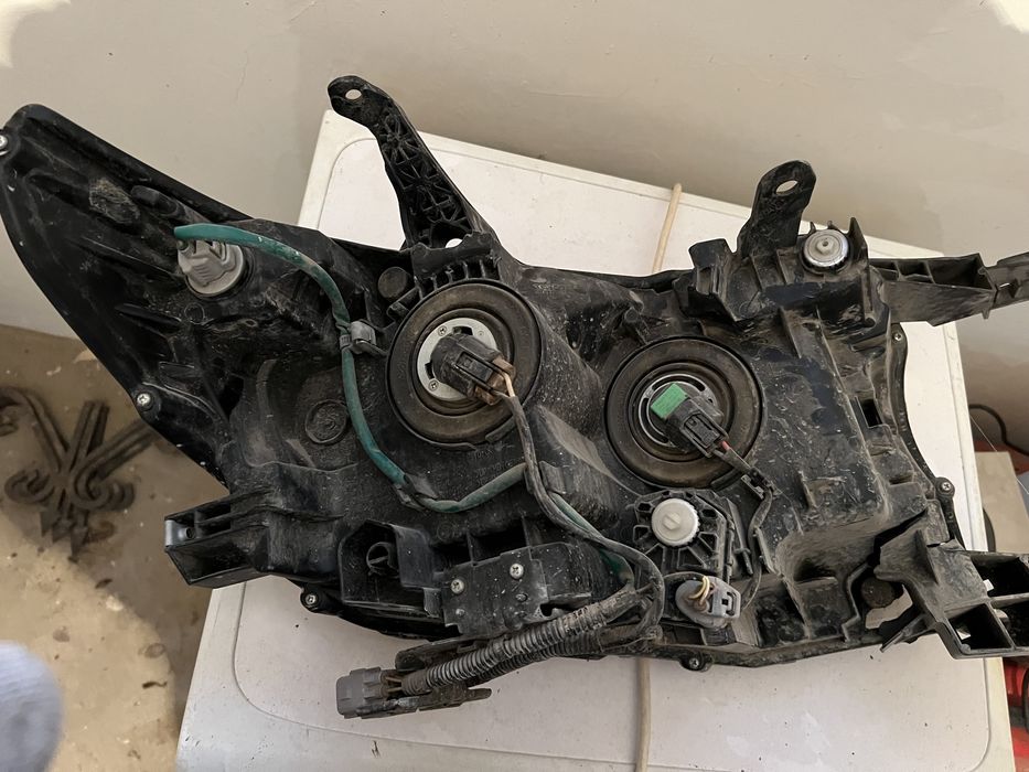 Фара оригинал левая Прадо 150 с лампочками