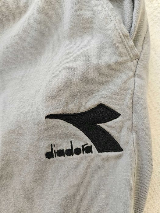 Продава се мъжко, спортно долнище "DIADORA"