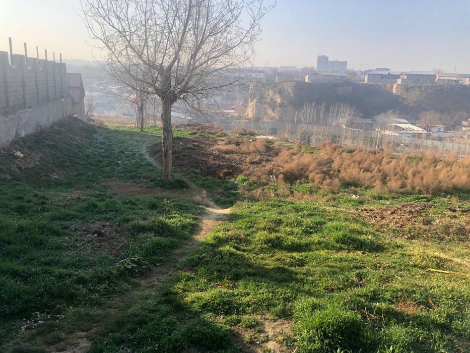 Yer sotiladi 10 sutiq suv gaz sivet bor manzil yangi obot