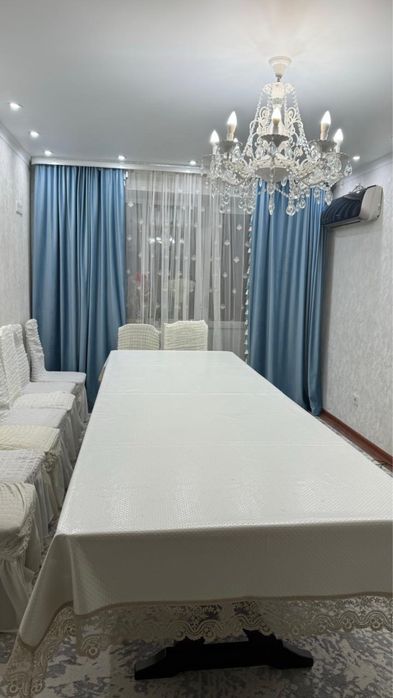 Стол орындыктарымен